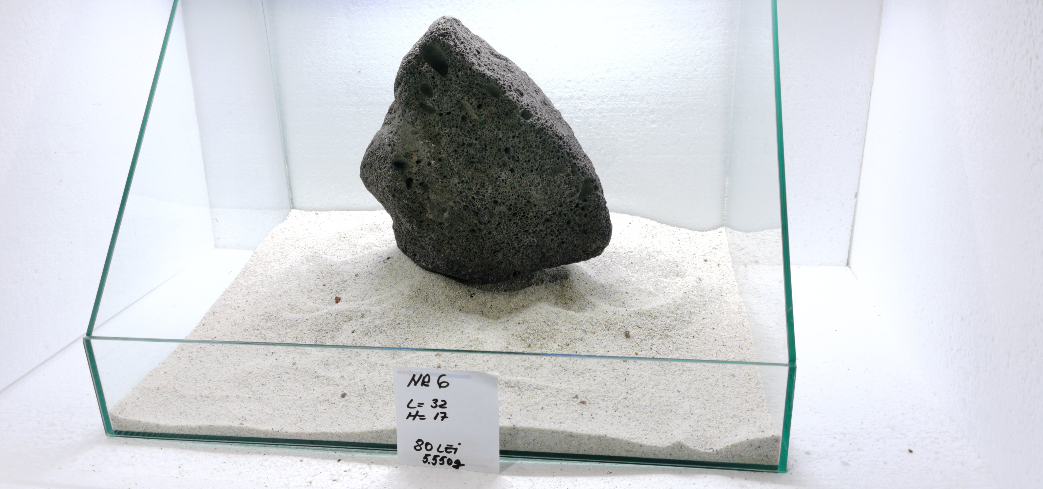 Roca vulcanica  neagra/kg