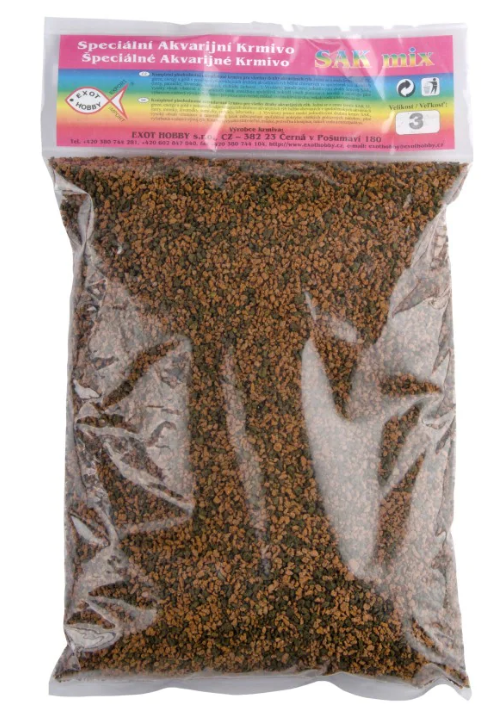 SAK Mix Nr. 3 1 kg lângă acvariu – hrană pentru pești ornamentali