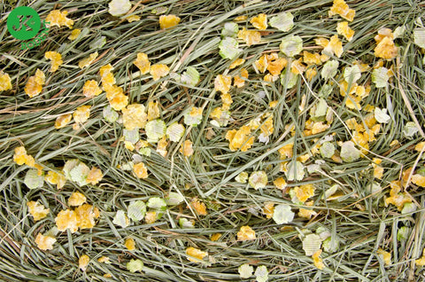 Fân natural cu mazăre. și fulgi de porumb, așternut pentru rozătoare